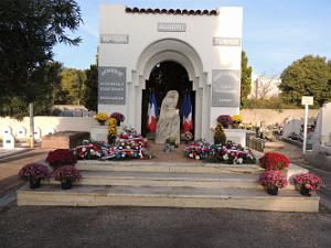 2017 11 01 TOULON CIMETIERRE DE LAGOUBRAN CEREMONIE DU 1 ER NOVEMBRE (1)